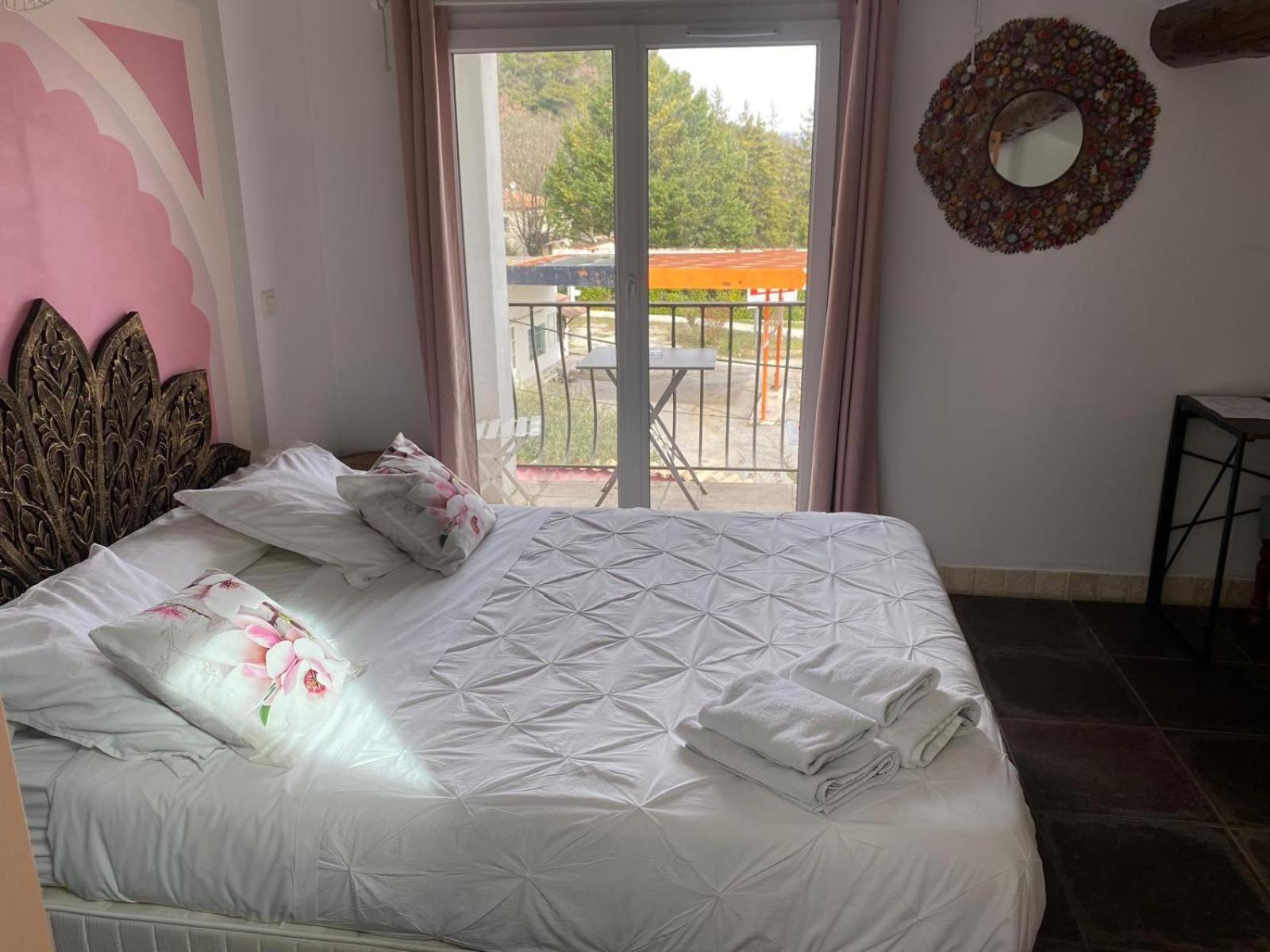 Auberge Les Galets Peyruis Екстериор снимка