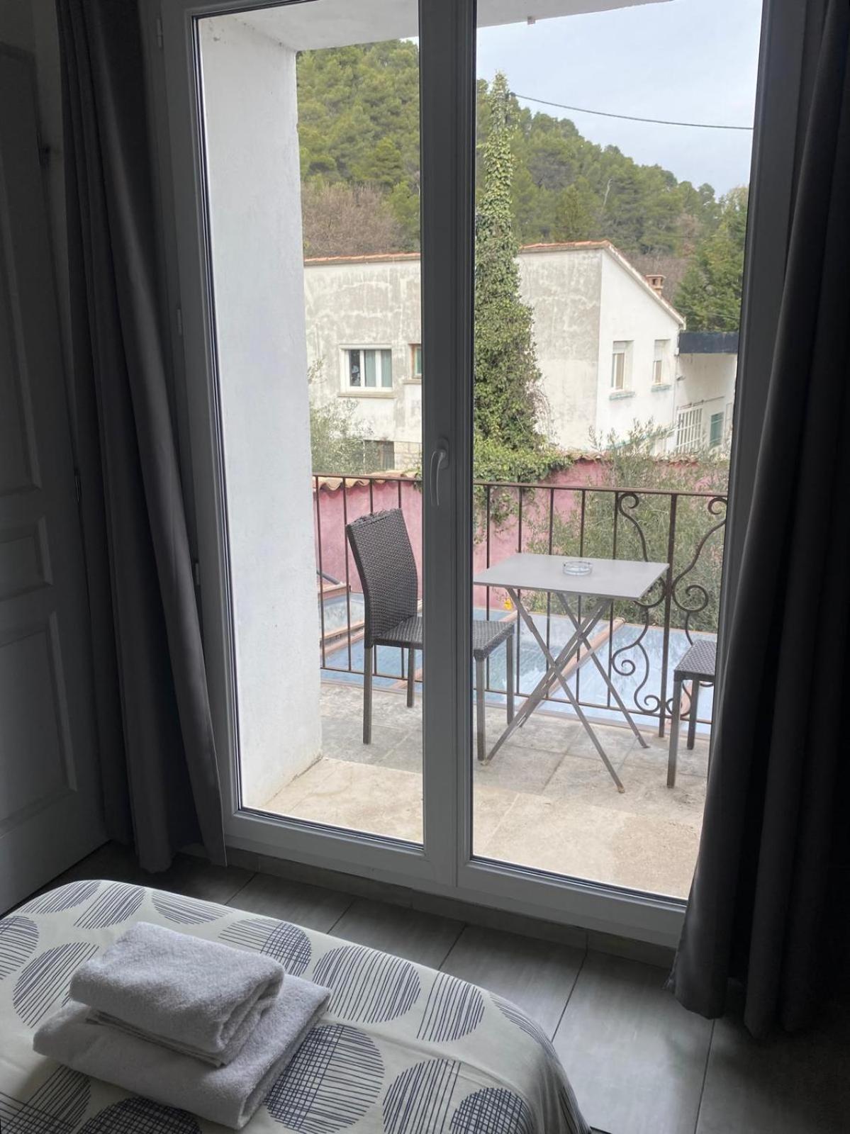 Auberge Les Galets Peyruis Екстериор снимка