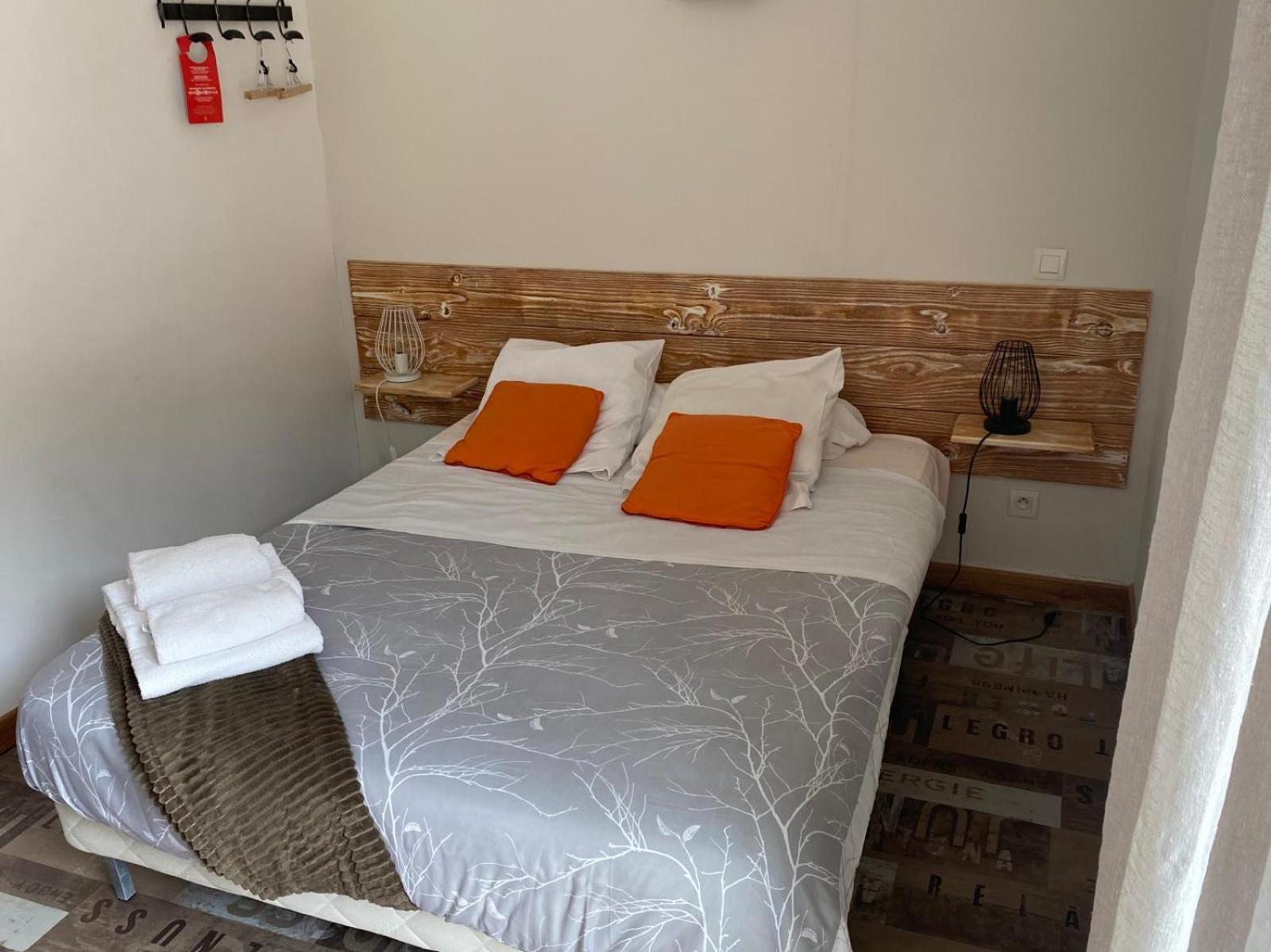 Auberge Les Galets Peyruis Екстериор снимка