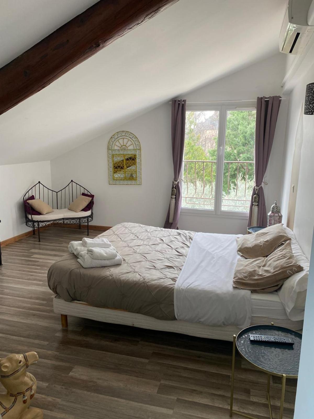 Auberge Les Galets Peyruis Екстериор снимка