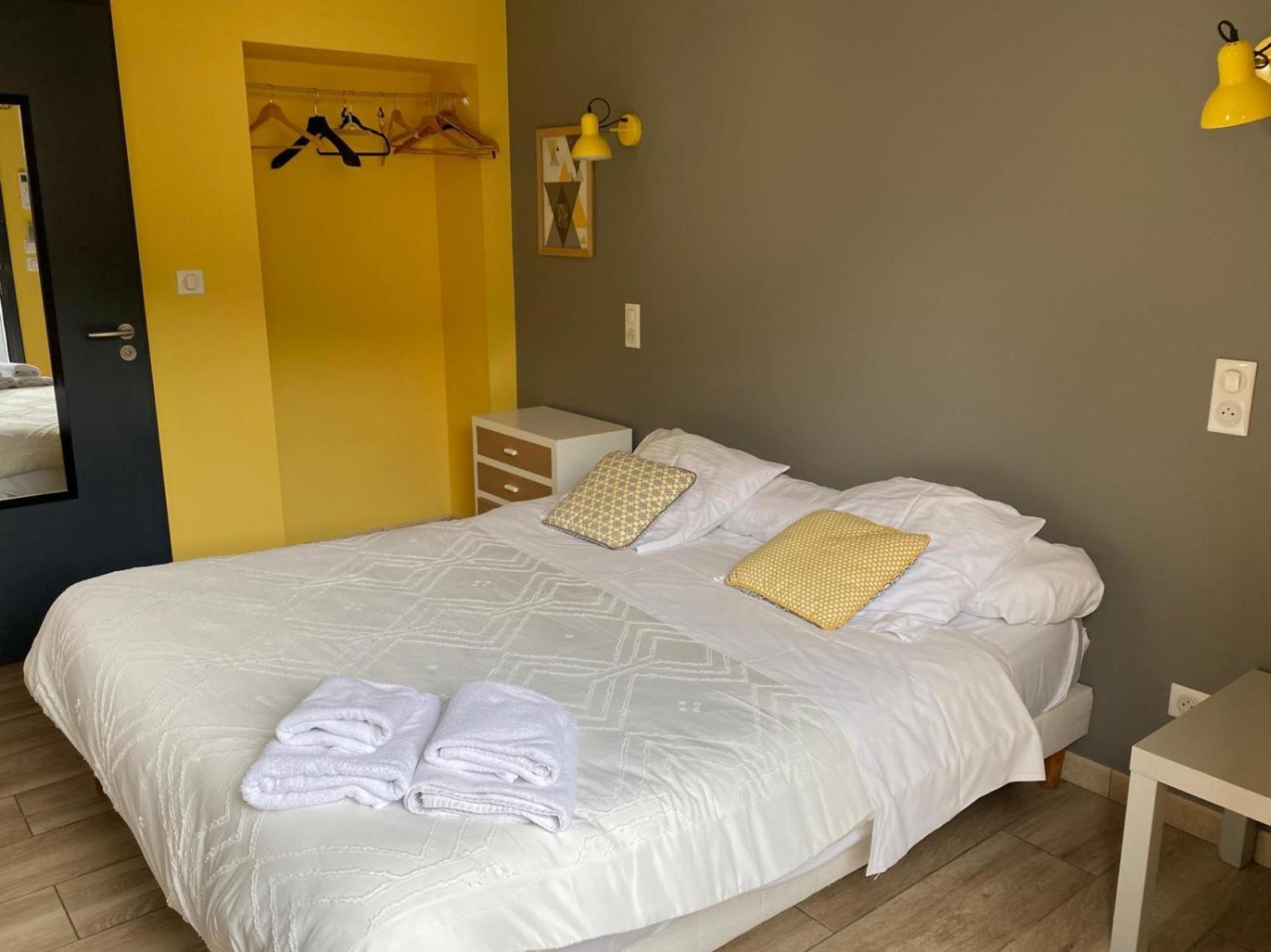 Auberge Les Galets Peyruis Екстериор снимка