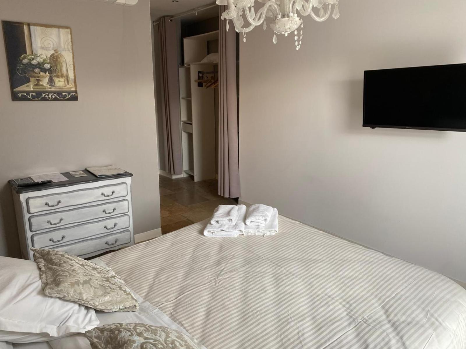 Auberge Les Galets Peyruis Екстериор снимка